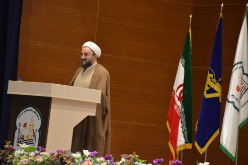 مساجد می توانند بسیاری از معضلات و آسیب های اجتماعی را رفع کنند مساجد می توانند بسیاری از معضلات و آسیب های اجتماعی را رفع کنند