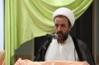 روش و حرکت امام حسين(ع) بر پايه سياسی و اخلاقی بود روش و حرکت امام حسين(ع) بر پايه سياسی و اخلاقی بود
