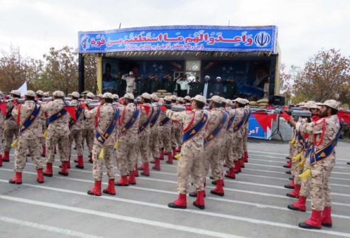 صبحگاه مشترک نیروهای مسلح در پادگان شهید هاشمی نژاد شیروان صبحگاه مشترک نیروهای مسلح در پادگان شهید هاشمی نژاد شیروان