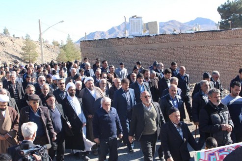 نماز گزاران جمعه در نطنز با برپایی تظاهرات توطئه علیه قدس شریف را محکوم کردند نماز گزاران جمعه در نطنز با برپایی تظاهرات توطئه علیه قدس شریف را محکوم کردند