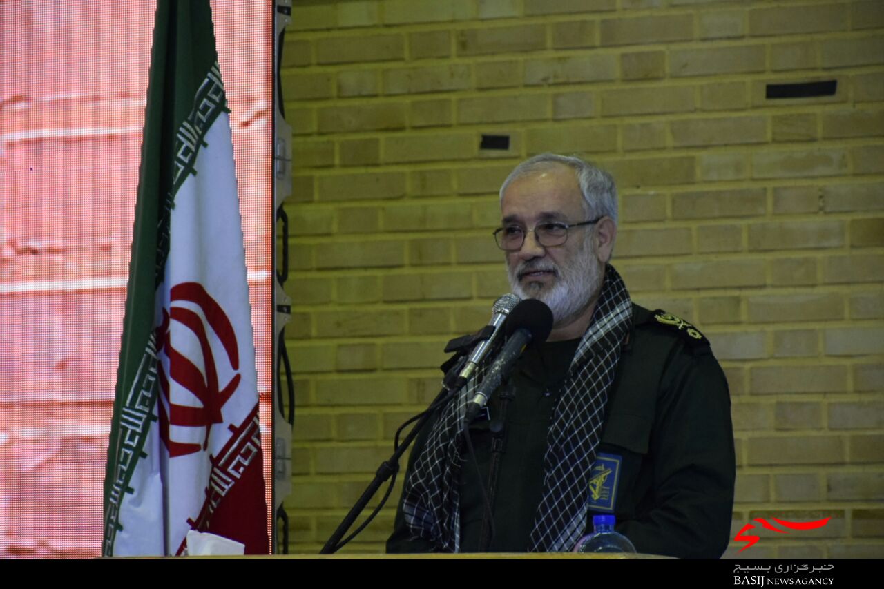 اقتدار ایران به سراسر دنیا پرتو افشانی کرده است اقتدار ایران به سراسر دنیا پرتو افشانی کرده است