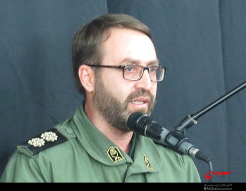 وظیفه سپاه پاسداران، دفاع غیرمحافظهکارانه در قبال انقلاب اسلامی است . وظیفه سپاه پاسداران، دفاع غیرمحافظهکارانه در قبال انقلاب اسلامی است .