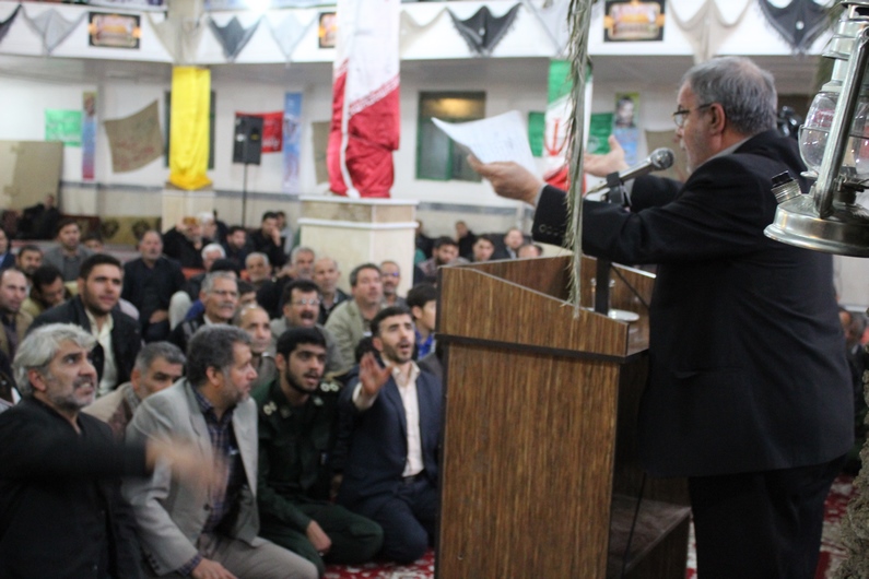 استاد کلامی زنجانی در یادواره شهدای گمنام شهرستان زرندیه استاد کلامی زنجانی در یادواره شهدای گمنام شهرستان زرندیه