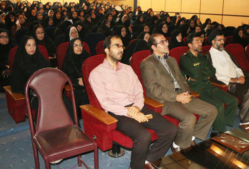همایش محیط اداری سالم با حضور بانوان ساوجی برگزار شد همایش محیط اداری سالم با حضور بانوان ساوجی برگزار شد