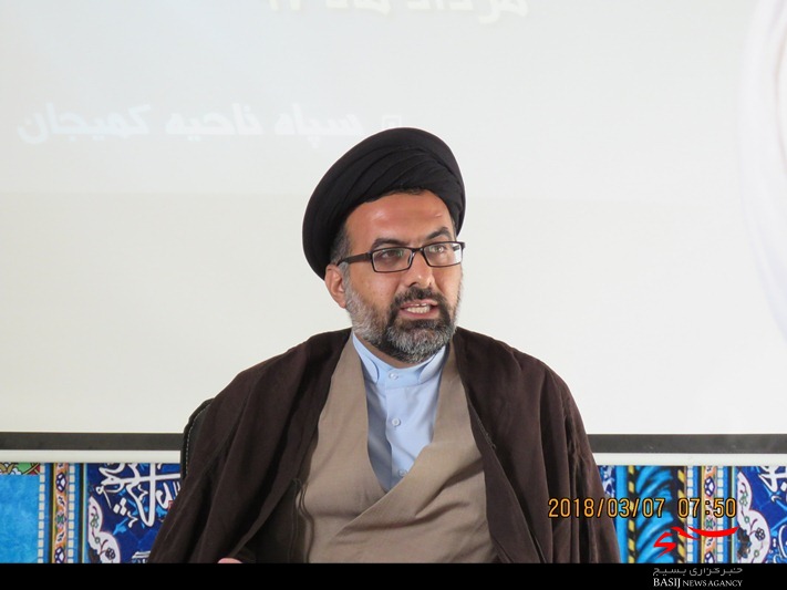 عاشورا تجسم عینی از تقابل حق با باطل بود/حماسه عاشورا درس عشق و ایثار را به همگان میآموزد عاشورا تجسم عینی از تقابل حق با باطل بود/حماسه عاشورا درس عشق و ایثار را به همگان میآموزد