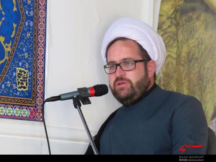 پیام حادثه عاشورا همان شعار هیهات من الذله و زیر بار ذلت نرفتن است/فهم معارف عاشورا، فهم معارف قرآن است پیام حادثه عاشورا همان شعار هیهات من الذله و زیر بار ذلت نرفتن است/فهم معارف عاشورا، فهم معارف قرآن است