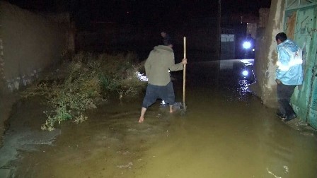 سیلاب و آبگرفتگی مهمان ناخوانده خانه های مردم خنجین شد سیلاب و آبگرفتگی مهمان ناخوانده خانه های مردم خنجین شد
