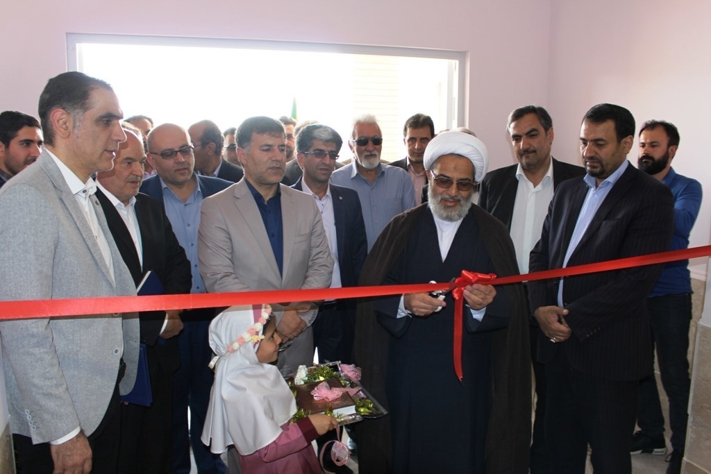برگزاری آیین افتتاح دبستان خیرساز مهندس کاشانی محلات برگزاری آیین افتتاح دبستان خیرساز مهندس کاشانی محلات