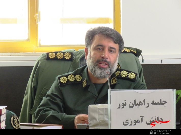 اعزام 120 دانش آموز کمیجانی به مناطق عملیاتی جنوب کشور اعزام 120 دانش آموز کمیجانی به مناطق عملیاتی جنوب کشور