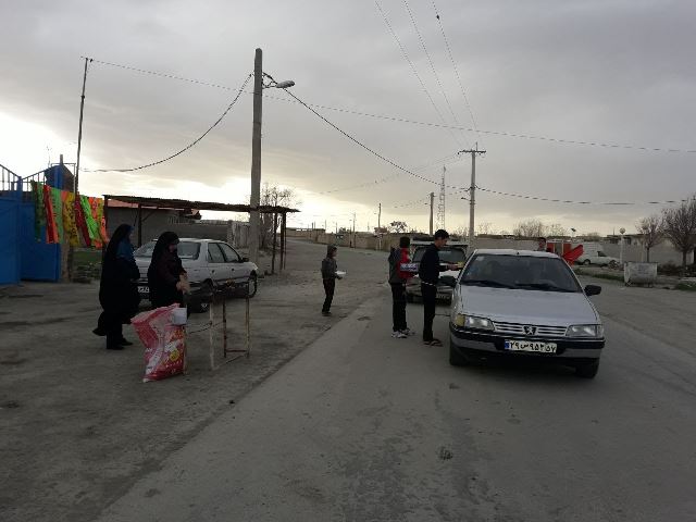 برپایی ایستگاه صلواتی در ورودی روستای تبرته از توابع فراهان+عکس برپایی ایستگاه صلواتی در ورودی روستای تبرته از توابع فراهان+عکس
