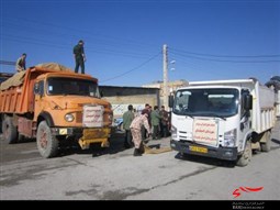 ارسال محموله کمکهای مردمی شهرستان کمیجان به مناطق سیل زده ارسال محموله کمکهای مردمی شهرستان کمیجان به مناطق سیل زده