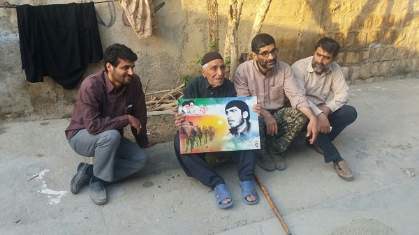 امداد فرهنگی در مناطق سیل زده توسط سپاه ناحیه شازند امداد فرهنگی در مناطق سیل زده توسط سپاه ناحیه شازند