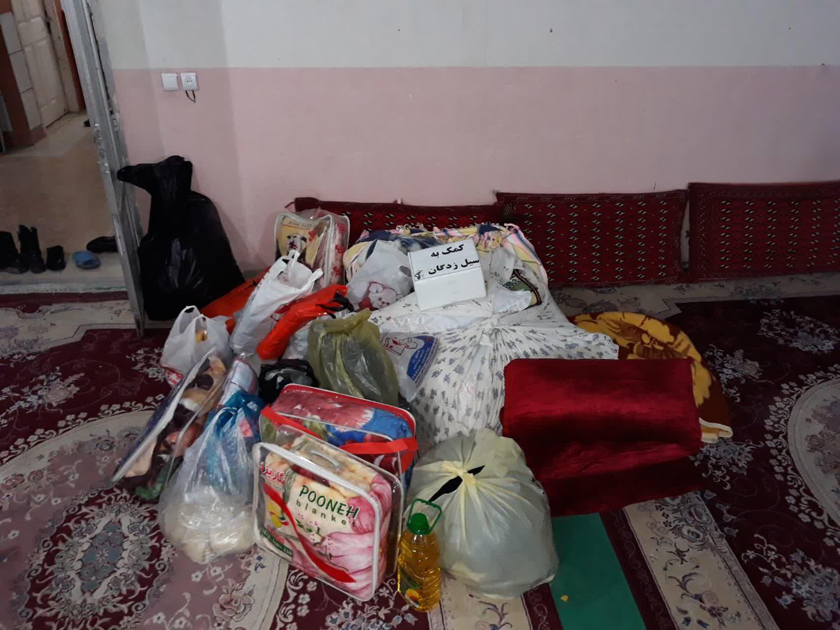 آغاز جمع آوری کمکهای مردمی شهرستان زرندیه به مناطق سیل زده آغاز جمع آوری کمکهای مردمی شهرستان زرندیه به مناطق سیل زده