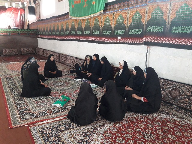 برگزاری حلقه معرفتی صالحین دختران فاطمی در حسینیه فاطمه الزهرا کودزر فراهان برگزاری حلقه معرفتی صالحین دختران فاطمی در حسینیه فاطمه الزهرا کودزر فراهان