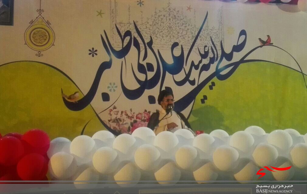 رمز عزت و اقتدار جمهوری اسلامی ایران،برکت ولایت است که منشاء آن عید غدیر خم است رمز عزت و اقتدار جمهوری اسلامی ایران،برکت ولایت است که منشاء آن عید غدیر خم است