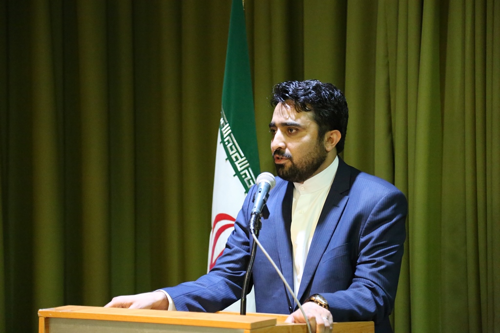 حیف است روحانی خود را برای برخی سارق ردصلاحیت شده هزینه کند