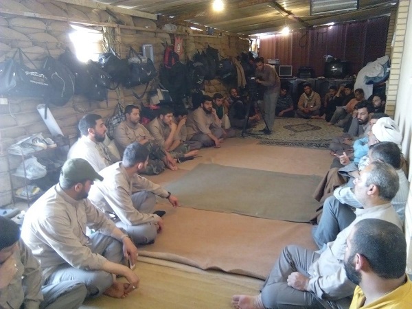 کار خادمین راهیان نور بسیار ارزشمند است .