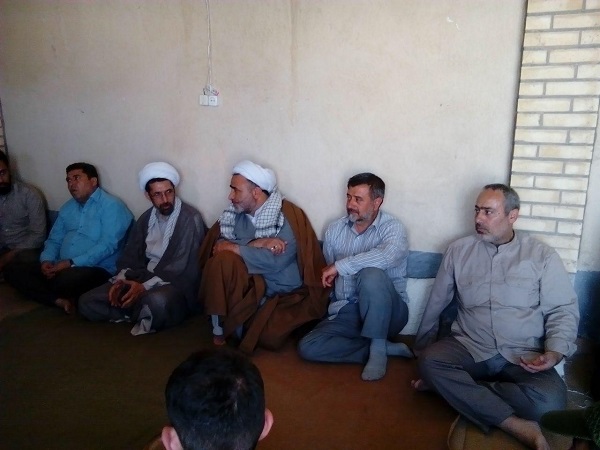 کار خادمین راهیان نور بسیار ارزشمند است .