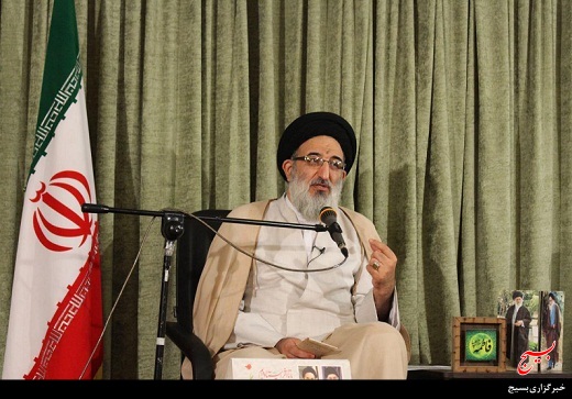 نشست صمیمی امام جمعه کرج و خبرنگاران البرزی برگزار شد