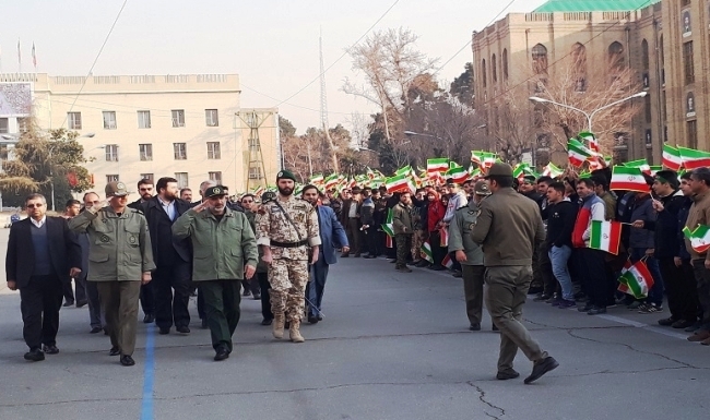 صبحگاه مشترک بسیج دانش آموزی پویندگان و پیشگامان