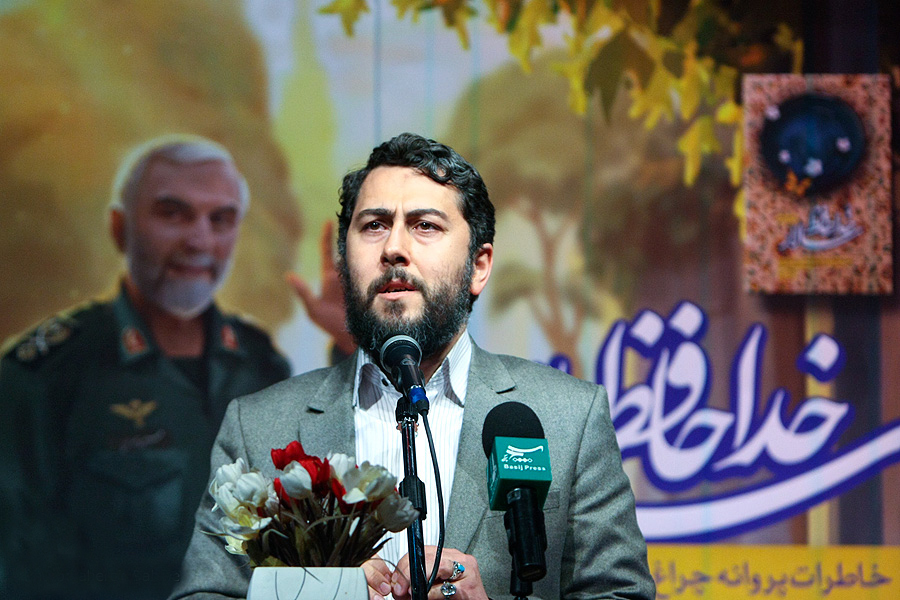 یادبود سردار شهید حاج حسین همدانی و تجلیل از راوی و نویسنده کتاب 