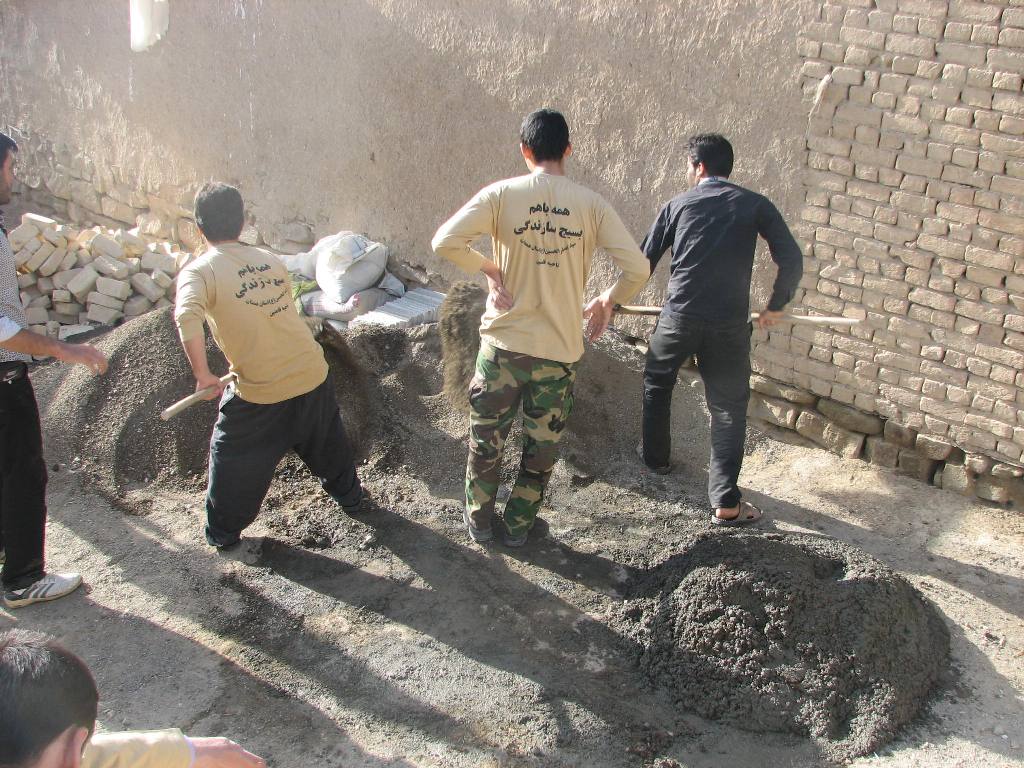 تکمیل احداث زینبیه روستای سرخعلی نهاوند به همت جهادگران بسیجی