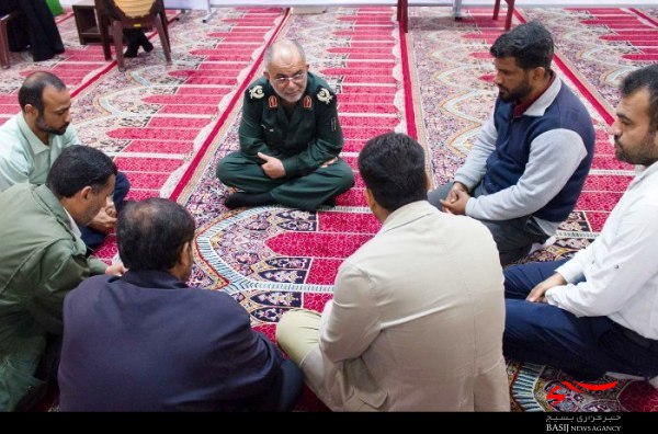 برپایی میز خدمت سپاه امام صادق (ع) در مصلی نماز جمعه + تصاویر