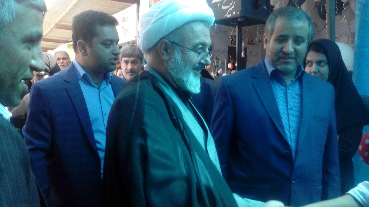 حضور دانش آموزان مرکز تحقیقات و آموزش کشاورزی استان سمنان در نمایشگاه های توانمندیهای دانش آموزان