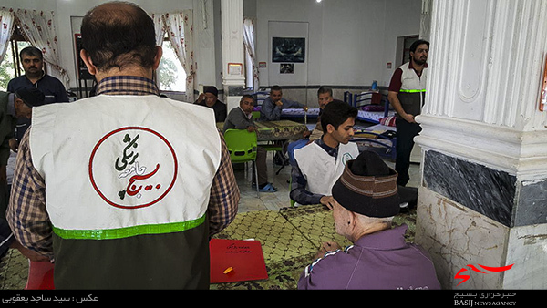 ویزیت و سنجش سلامت بسیج جامعه پزشکی اردبیل از سالمندان ویزیت و سنجش سلامت بسیج جامعه پزشکی اردبیل از سالمندان