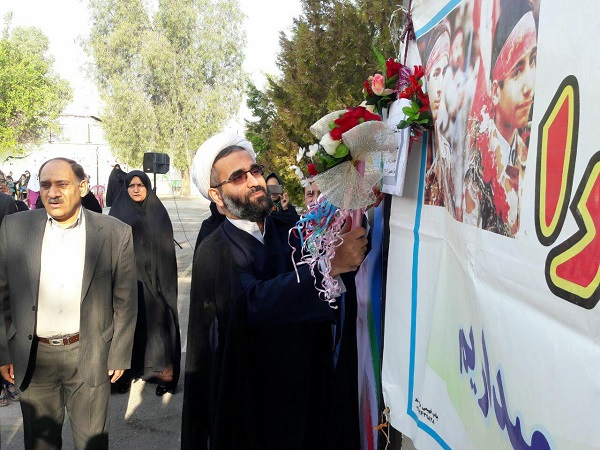 جشن شکوفه‌ها در آبدانان برگزار شد+عکس