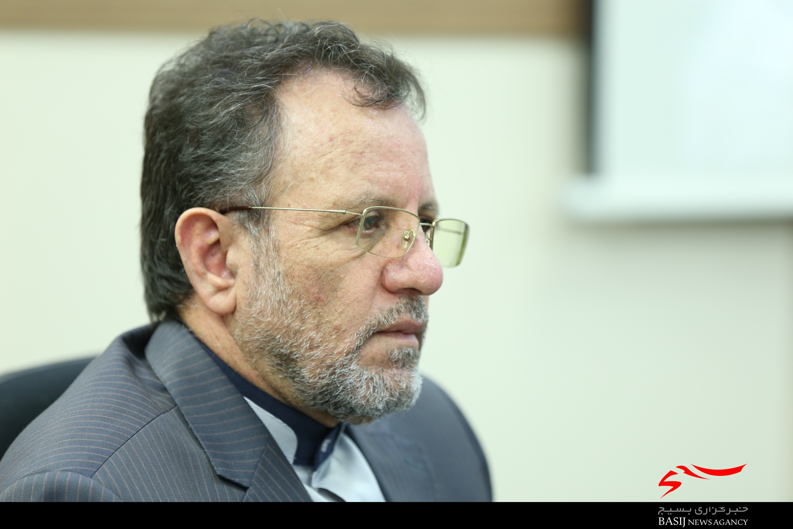 لوکس جلوه دادن کالای خارجی آفت تولید ملی/ در جنگ اقتصادی امروز، بسیج حامی فعالان اقتصادی است