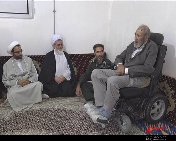 دیدار با سالخورده ترین رزمنده دفاع مقدس دیدار با سالخورده ترین رزمنده دفاع مقدس