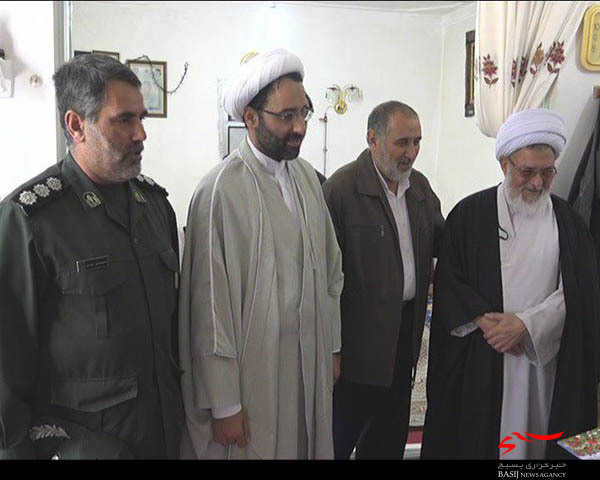 دیدار با سالخورده ترین رزمنده دفاع مقدس دیدار با سالخورده ترین رزمنده دفاع مقدس