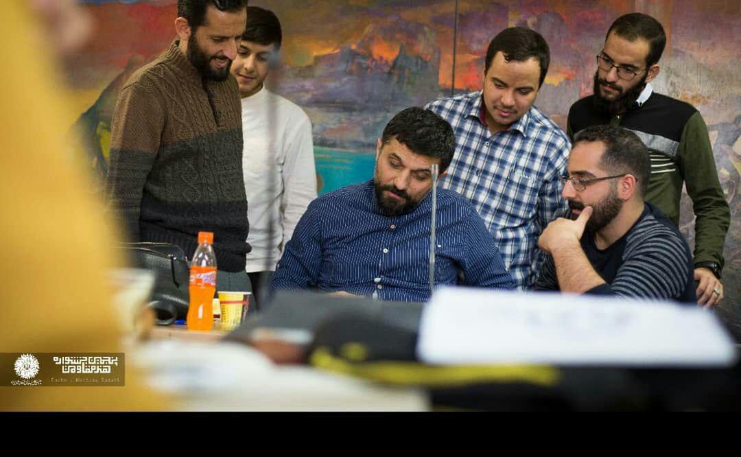 حیاتی:تلفیق هنر و صنعت در تولید پرچم و کتیبه ضروری است