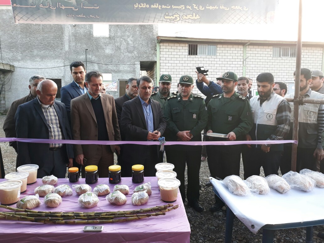 نمایشگاه اقتصاد مقاومتی در شهرستان صومعه سرا افتتاح شد +تصاویر