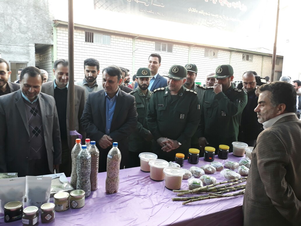 نمایشگاه اقتصاد مقاومتی در شهرستان صومعه سرا افتتاح شد +تصاویر