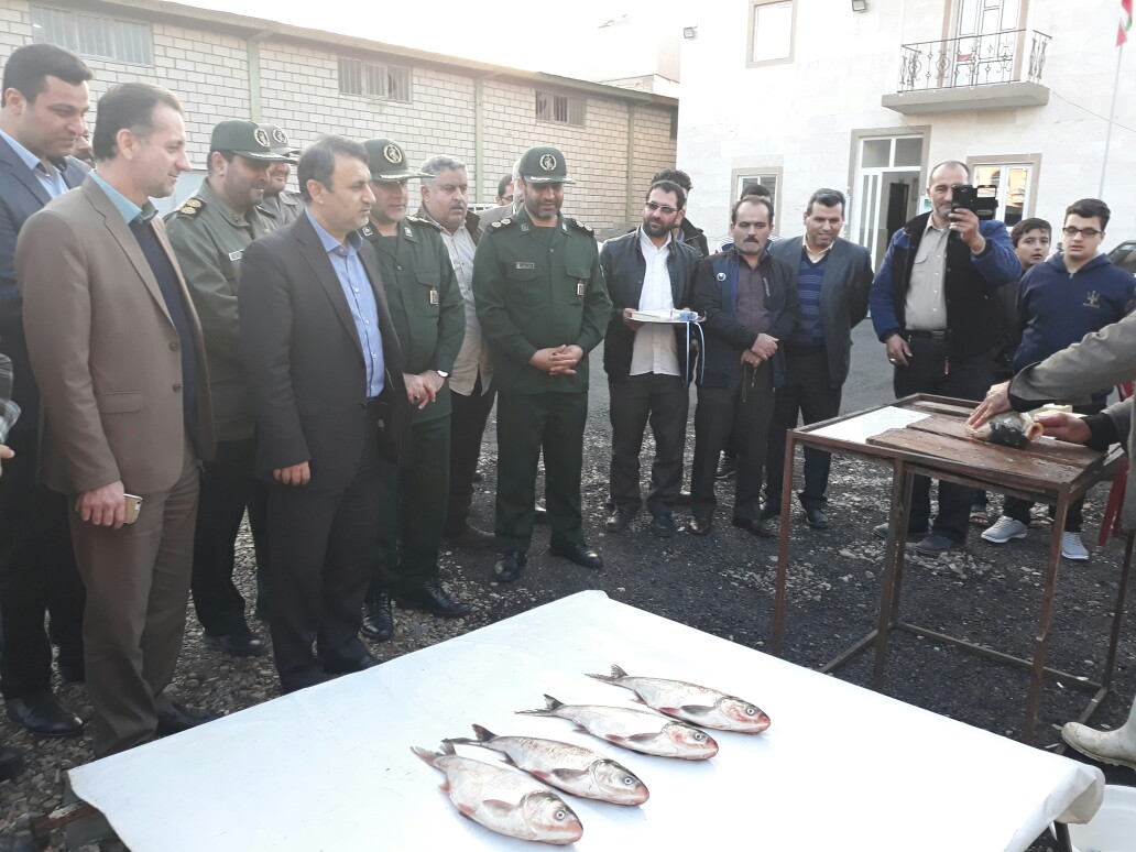 نمایشگاه اقتصاد مقاومتی در شهرستان صومعه سرا افتتاح شد +تصاویر