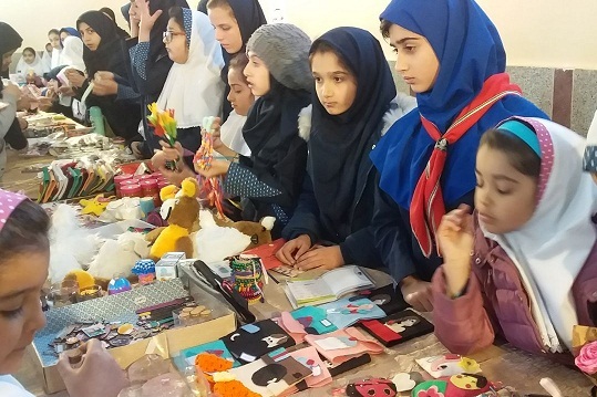 نمایشگاه بانوان کار آفرین و جشنواره غذا برگزار شد