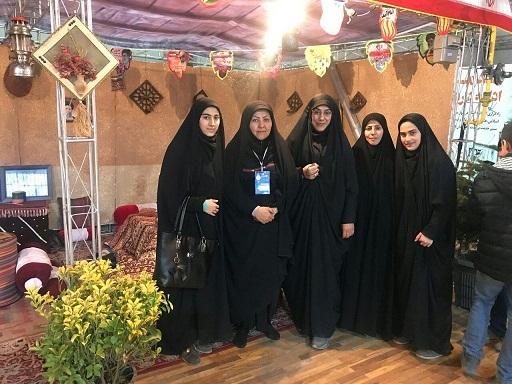 نمایشگاه بانوان کار آفرین و جشنواره غذا برگزار شد