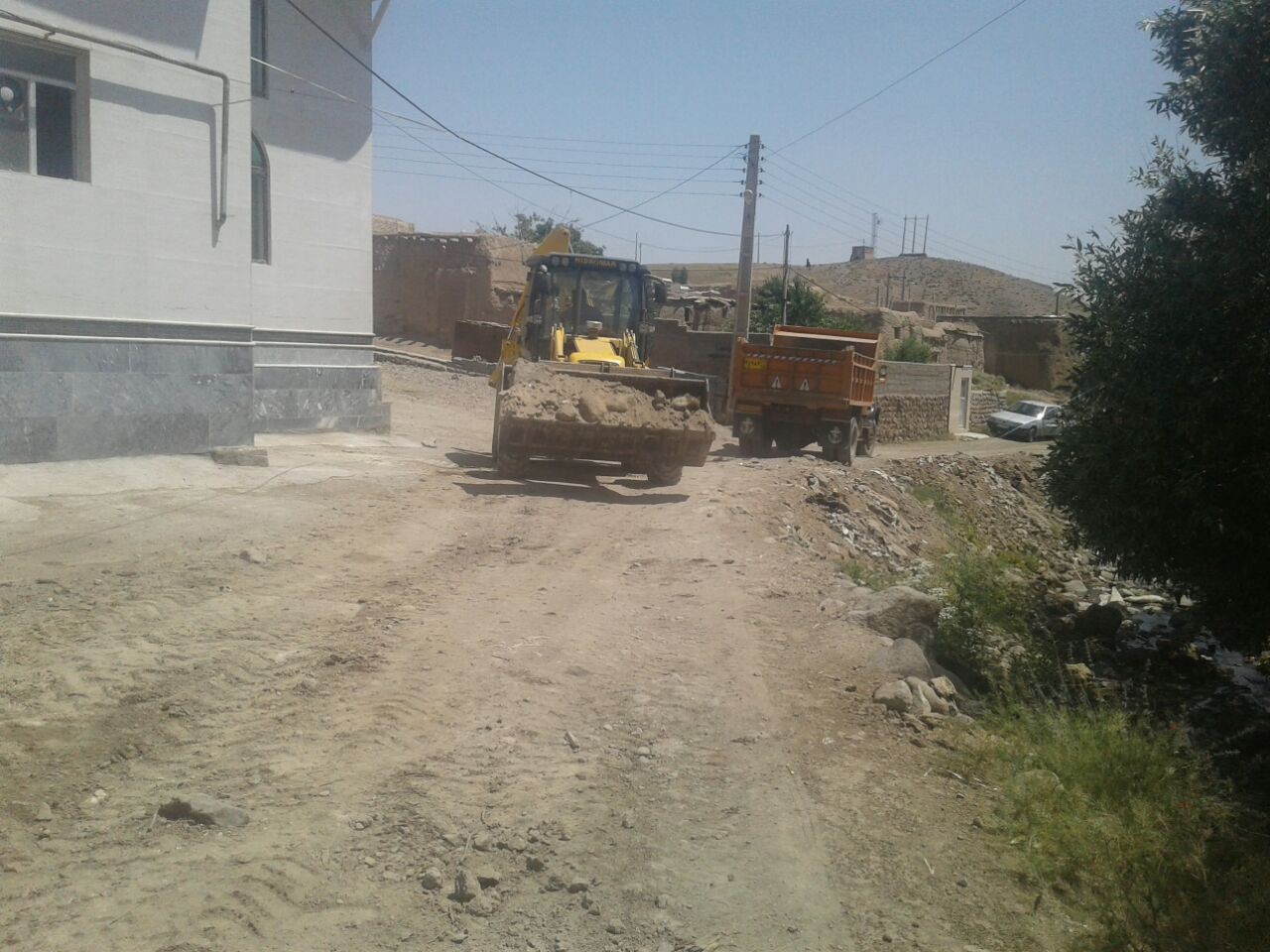 روند بازسازی پل مخروبه و قدیمی روستای استیلی(اسطلو) در شهرستان سراب آغاز شد+عکس