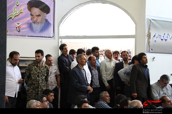 تجلیل از خانواده شهدا و ایثارگران در روستای استیلی/ حمید استیلی: شهدا، پهلوانان و افتخارآفرینان اصلی این کشور هستند