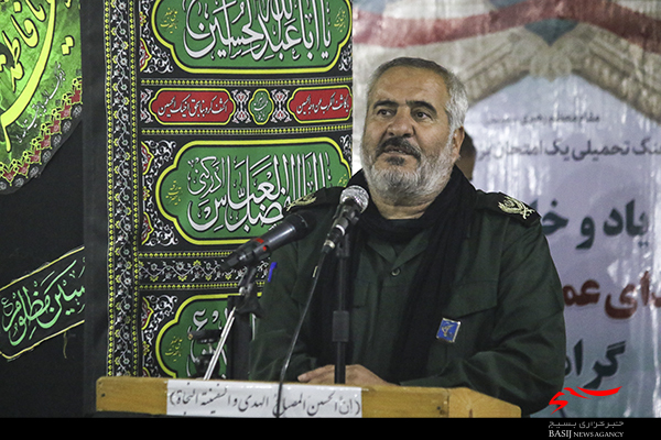 روحانیون در هشت سال دفاع&zwnj;مقدس نقش ارزنده&zwnj;ای در ترویج فرهنگ ایثار و شهادت داشتند