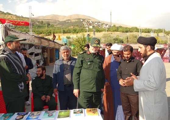 بازدید سردار جانشین فرمانده سپاه تهران بزرگ از نمایشگاه یاد یاران