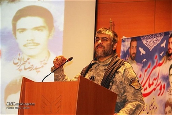 مراسم تجلیل از خانواده شهدا در دانشگاه علوم پزشکی آزاد تهران برگزار شد