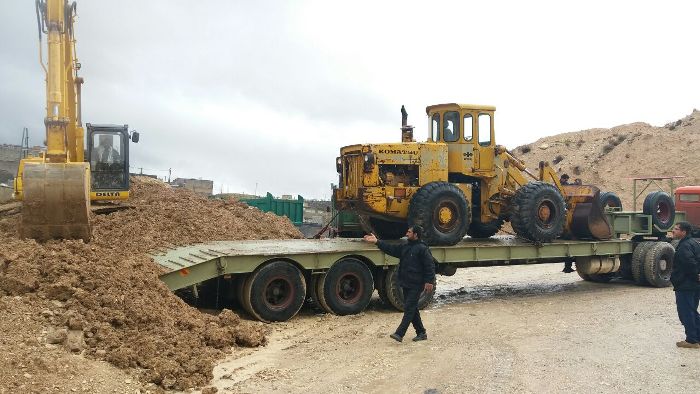 لای روبی کردن مسیل های شهر ایلام به منظور پیشگیری از وقوع سیل