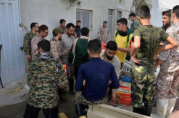 امداد رسانی گروه های جهادی بسیج و سپاه در 