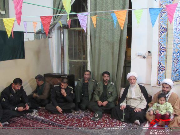 گزارش تصویری از گرامیداشت سالگرد پبروزی انقلاب اسلامی /دیدار با خانواده شهید در شهر آستانه