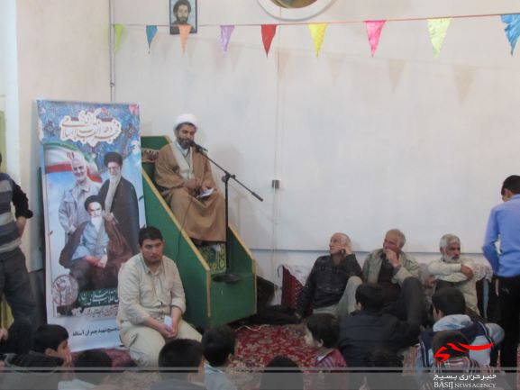 گزارش تصویری از گرامیداشت سالگرد پبروزی انقلاب اسلامی /دیدار با خانواده شهید در شهر آستانه