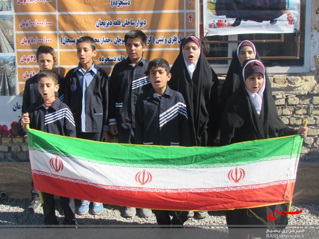 افتتاح مدرسه / سرکشی و دیدار با خانواده محروم درقلعه پسیجان شهرستان شازند افتتاح مدرسه / سرکشی و دیدار با خانواده محروم درقلعه پسیجان شهرستان شازند