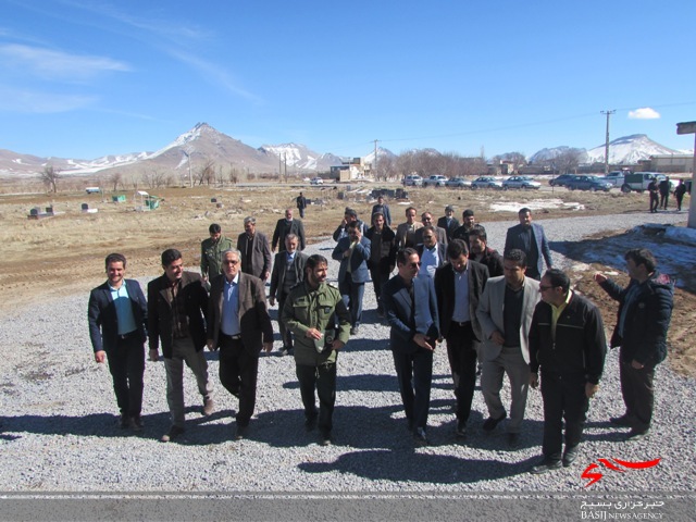 گلباران قبور شهدا/افتتاح حسینیه سردار سلیمانی در روستای دستجرده شهرستان شازند